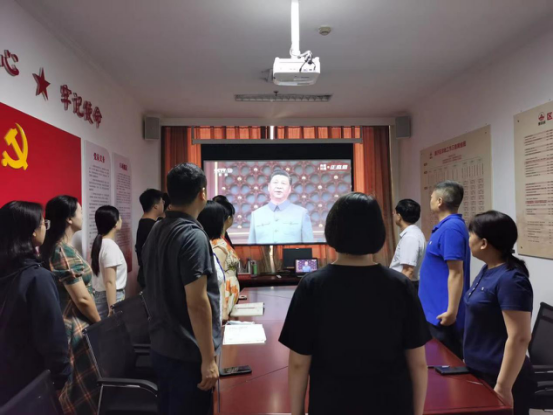 惠济区工商业联合会成员集中观看庆祝中国共产党成立百年大会(图1)