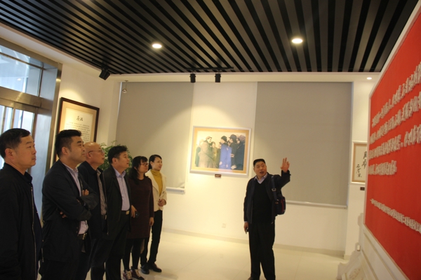 新郑市工商联组织参观预防职务犯罪教育基地(图2)