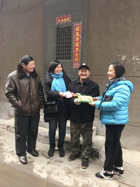管城区商会开展“冬至送温暖，情暖润心田”活动(图1)