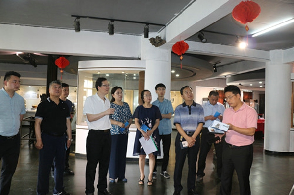 管城区工商联开展会员企业观摩学习交流活动(图1)