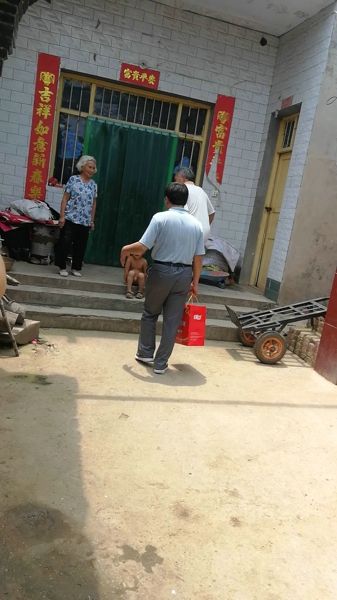 登封市工商联开展支部联建走访慰问老党员活动(图1)