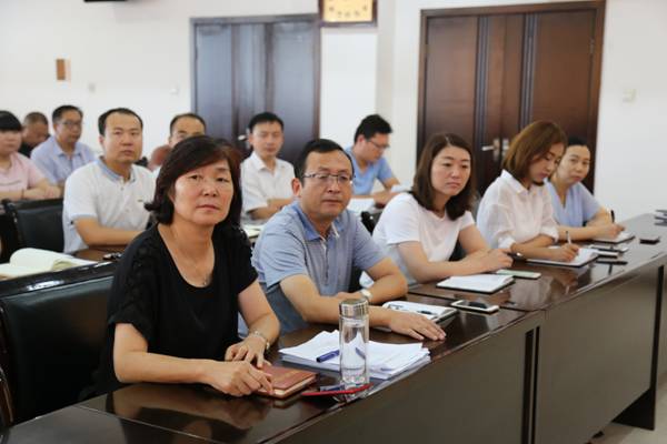 巩义市举办2018年形势报告暨非公企业高质量发展培训班(图2)