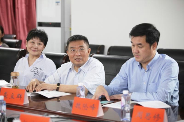 省政协副主席、民建省委主委龚立群一行到高新区调研(图2)