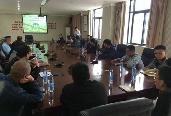 二七区樱桃沟景区商会组织辖区非公企业负责人学习垃圾分类与环境保护知识(图1)