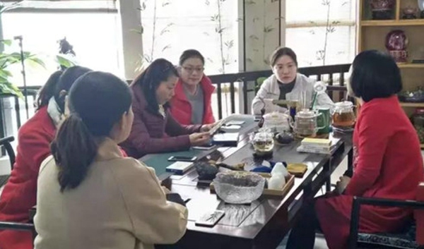 管城区街道商会到辖区会员企业河南德盟医药集团调研(图1)