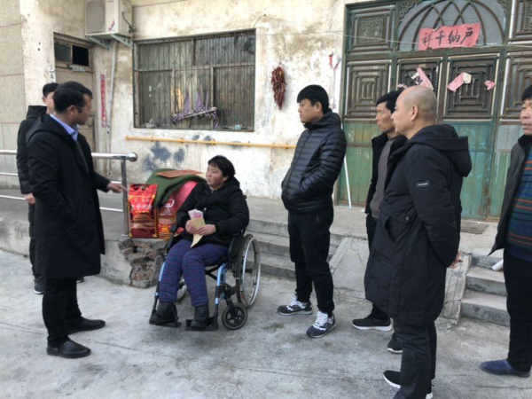 新密市工商联：新春送温暖 慰问暖人心(图1)