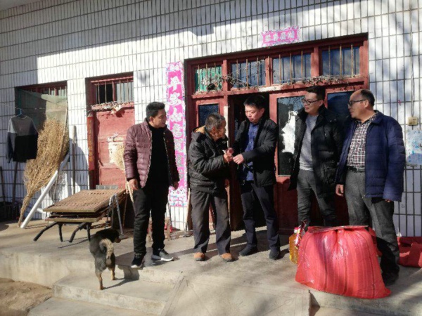 新密市工商联：新春送温暖 慰问暖人心(图2)