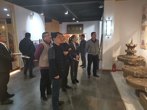 管城区街道到惠济区良库工舍·同心园区参观交流(图1)