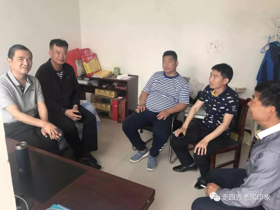 中牟县工商联和企业家代表慰问驻村扶贫干部(图1)