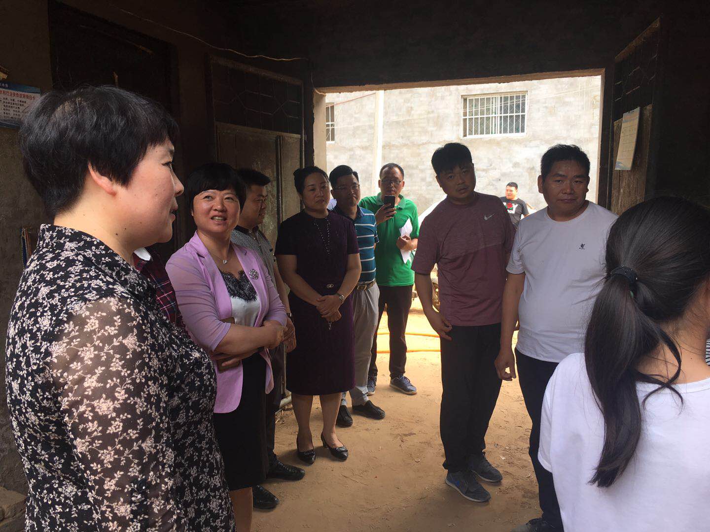 爱心企业“庆六一·迎端午”慰问贫困学生(图1)