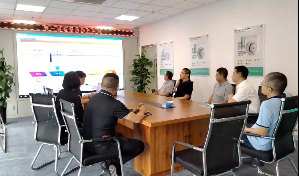 金水区区委常委、统战部长付建峰一行莅临慧谷调研考察(图4)