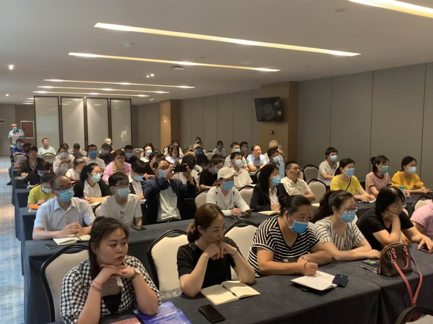 金水区基层商会举办高端讲坛，为企业“传经送宝”(图2)