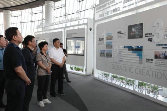西安市政协副主席史晓红到高新区工商联会员单位调研(图1)