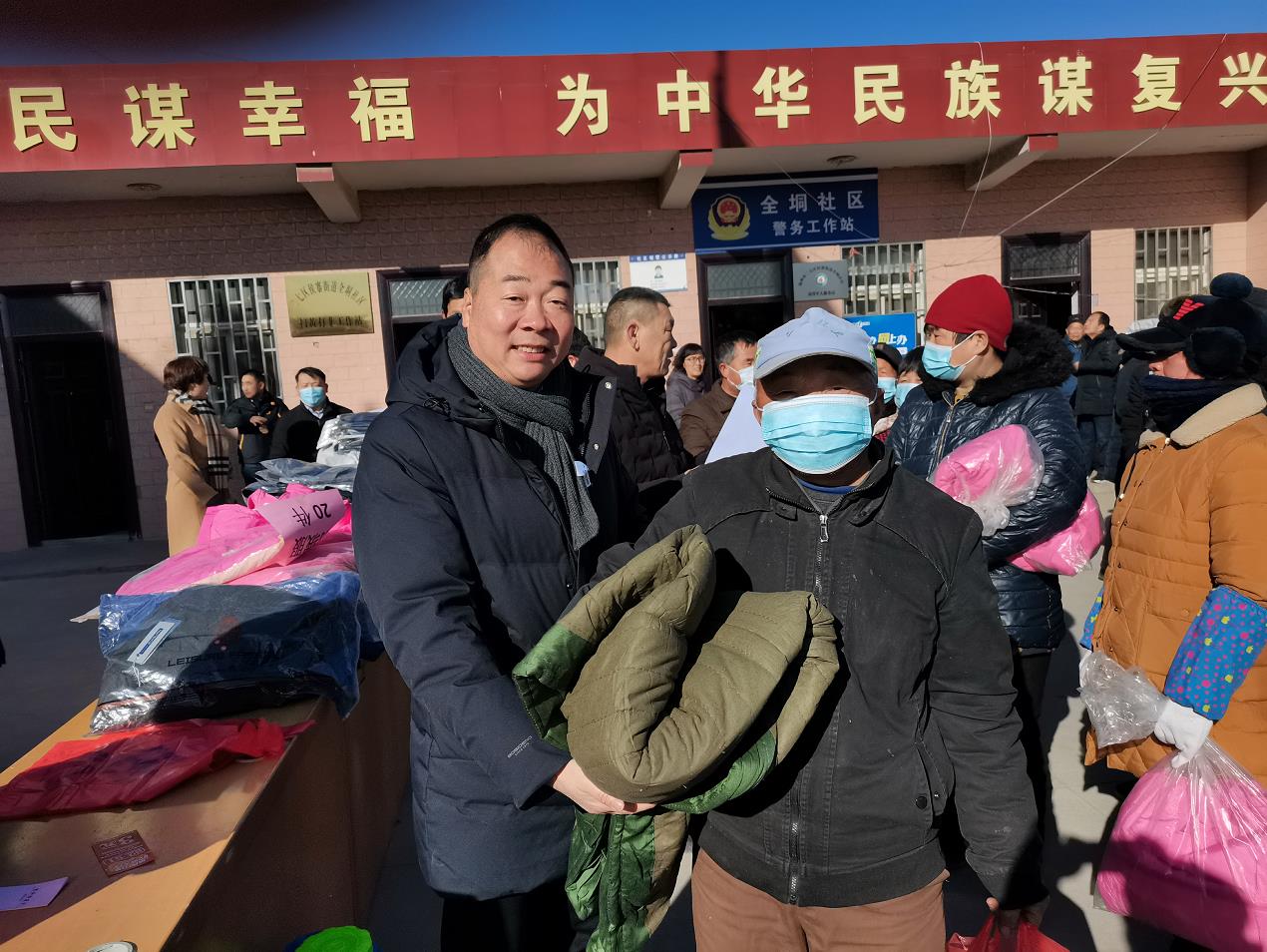 郑州东阳商会到二七区开展爱心募捐物资捐赠活动(图3)