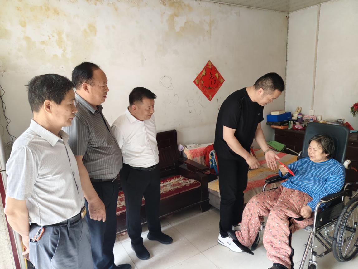 情系基层送温暖 走访慰问暖人心(图2)