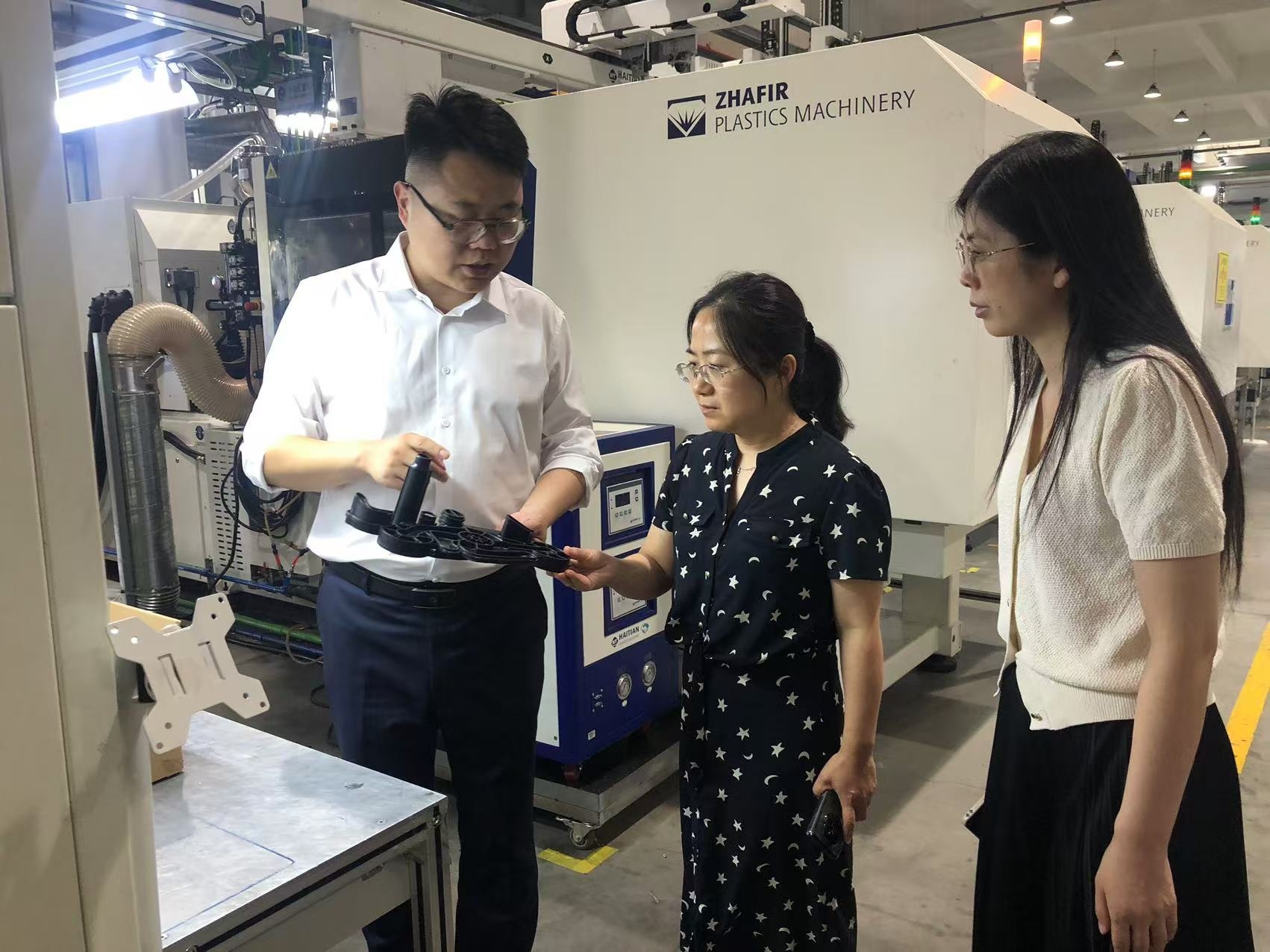 中牟新区工商联深入企业走访调研 精准服务民营经济(图1) 中牟新区工商联深入企业走访调研 精准服务民营经济(图1)