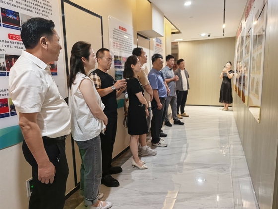 温州商学院等院校代表组团走访郑州市温州商会 共商校会携手产教融合新路径(图1) 温州商学院等院校代表组团走访郑州市温州商会 共商校会携手产教融合新路径(图1)