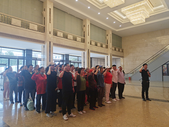 观红色影展 知责任担当—郑州市盐城商会党史学习教育活动圆满举办(图1)