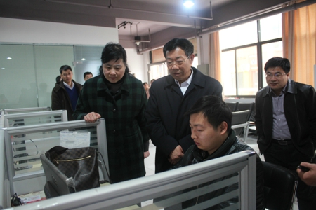 二七区工商联：河南省商务厅焦锦淼一行莅临二七区嵩山路街道辖区调研电子商务工作(图1)