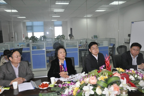 省政协副主席、省工商联主席梁静就深入开展理想信念教育实践活动赴钢贸商会调研(图1) 省政协副主席、省工商联主席梁静就深入开展理想信念教育实践活动赴钢贸商会调研(图1)