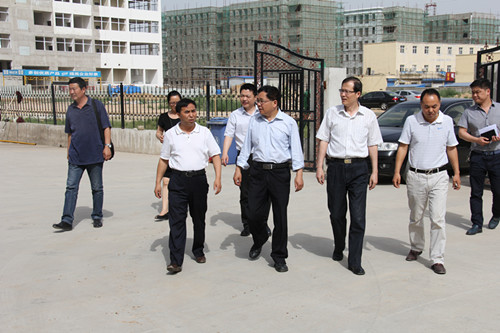 管城区统战部张平安部长到工商联重大项目调研(图1)