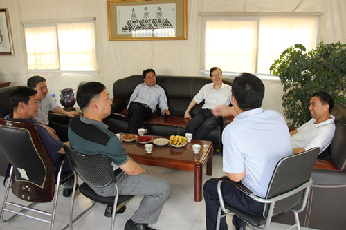 管城区统战部张平安部长到工商联重大项目调研(图2)