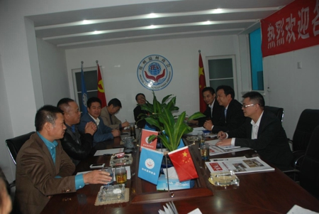温州市招商专员抵 郑郑州市温州商会会长蔡标荣主持招开欢迎会(图1)
