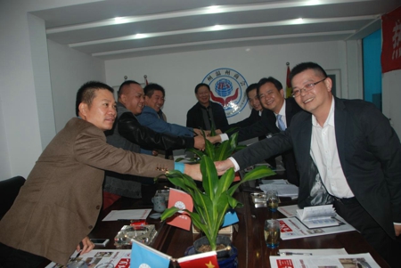 温州市招商专员抵 郑郑州市温州商会会长蔡标荣主持招开欢迎会(图4)