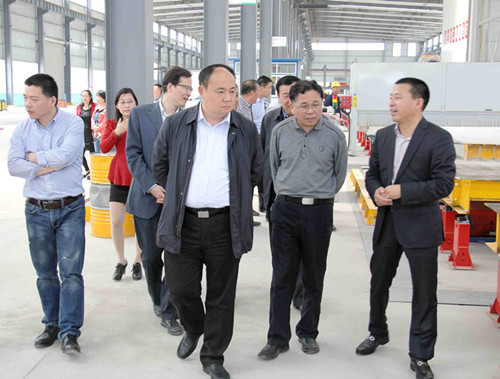 管城区区委常委、统战部长张平安走访舞钢产业集聚区(图3)