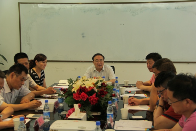 二七区工商联组织召开工商经济发展座谈会(图1)