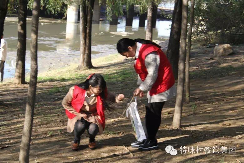 “郑州因我而美丽”---管城区主席企业特味村公益活动(图3)