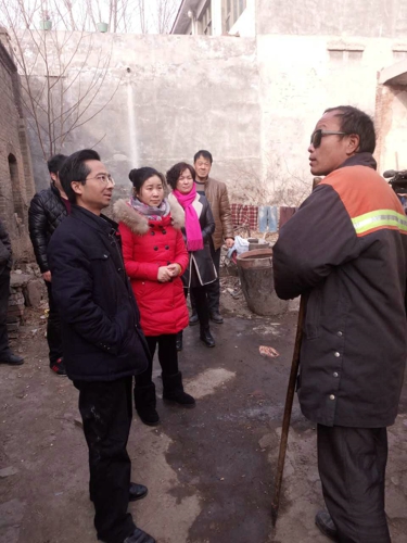 登封市工商联联系爱心企业开展扶贫慰问活动(图3)
