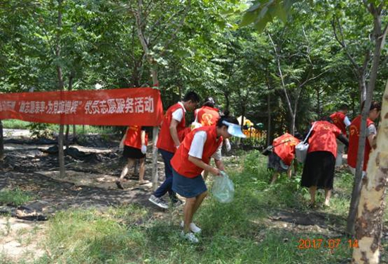管城区商会开展“做志愿表率•为党旗增辉”主题志愿服务活动(图2)