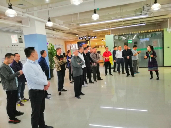 郑州东阳商会组织会员考察清华附中·启迪郑东科技城(图3)