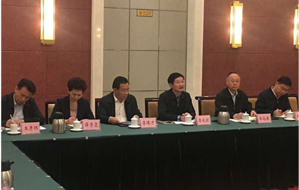 全国工商联第六联系调研组在郑州召开郑州市民营经济发展情况和推进工商联所属商会改革发展情况座谈会(图3)
